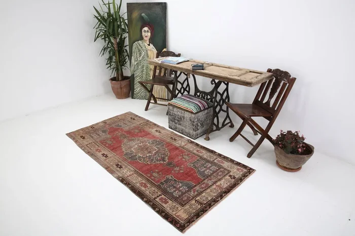 3′ x 6′ Red Turkish Vintage Rug – 3320