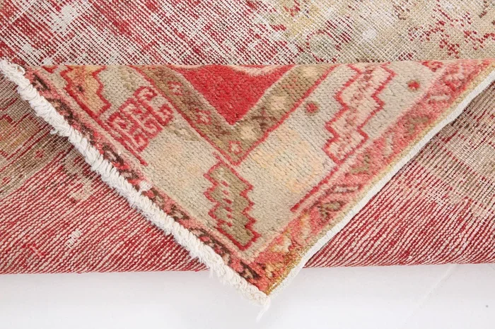 3′ x 6′ Red Turkish Vintage Rug – 4734