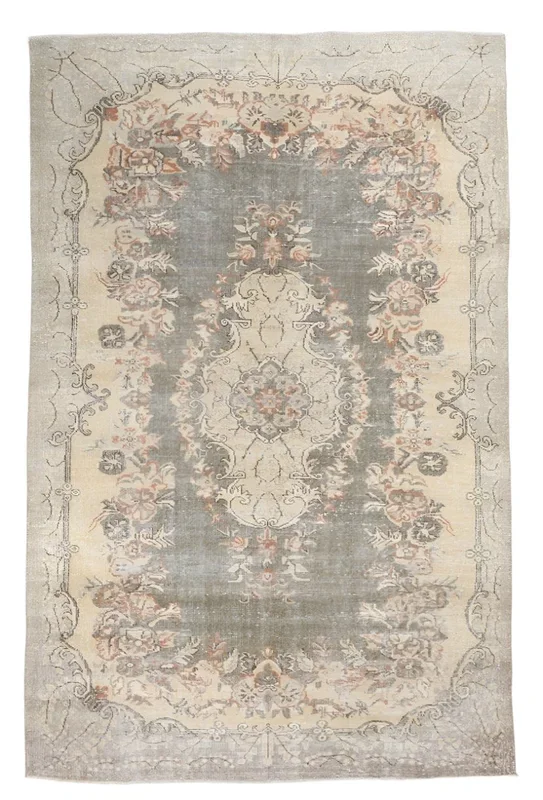 Turkish Vintage Rug 6’2″ x 9’6″ ft