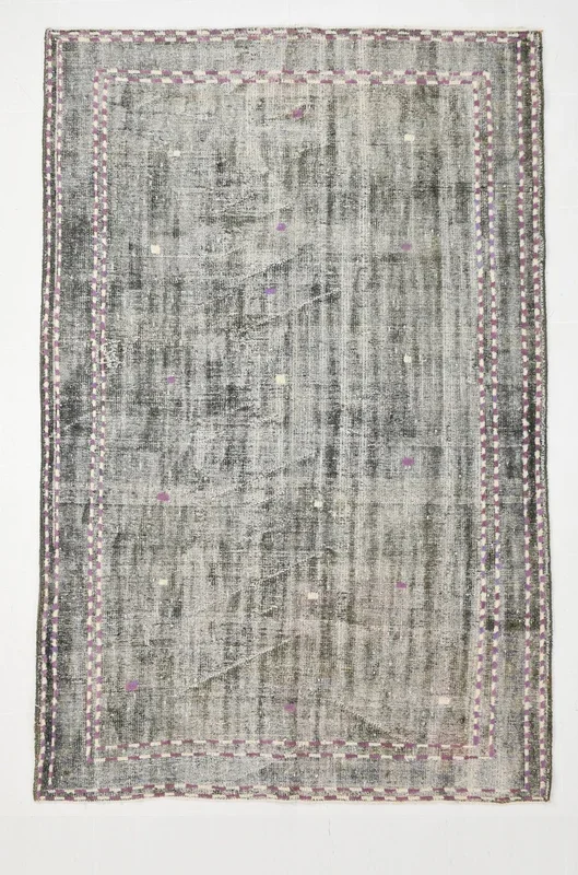 Vintage Rug Pompom 5’9″ x 8’9″ ft