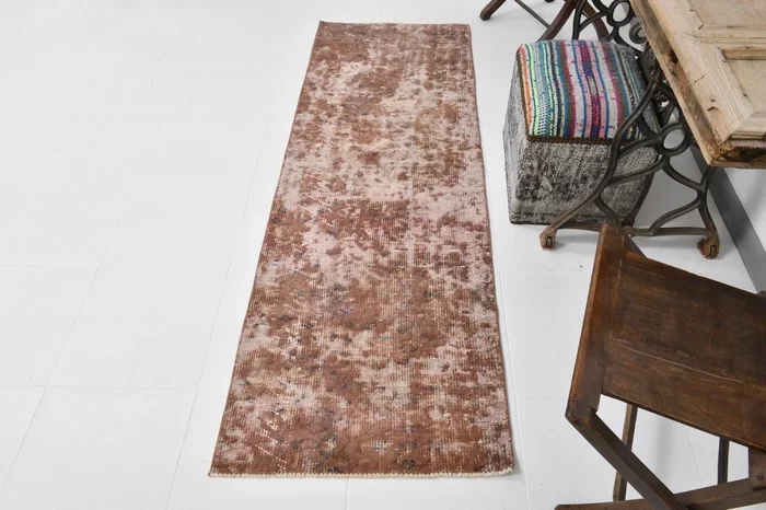 Vintage Runner Rug 2’4″ x 6’9″ ft