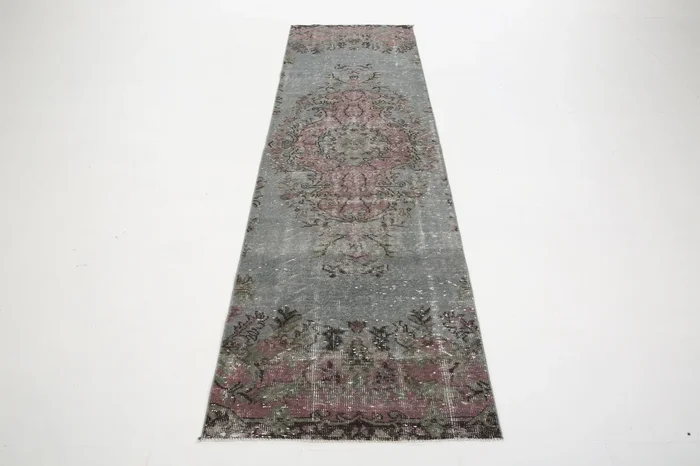 Vintage Runner Rug 2’8″ x 8’8″ ft